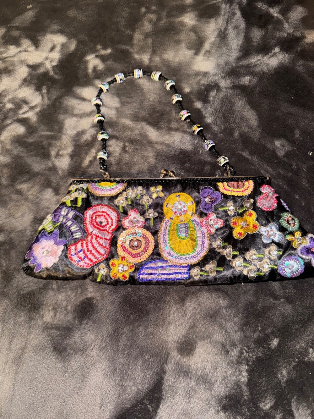 Fashion express Floral Beaded Embroidered Black Handbag with Kiss Lock Closure